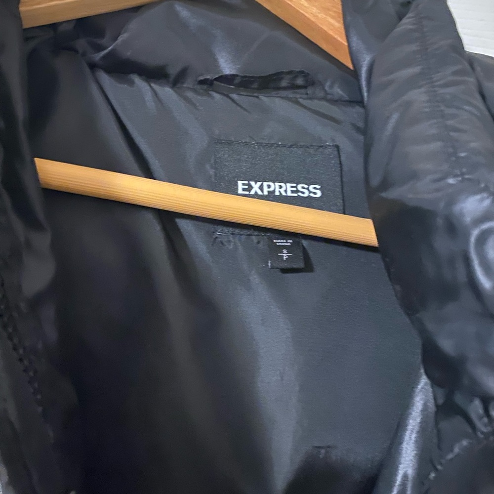 EXPRESS Puffer Jacket - Picture 8 of 15
